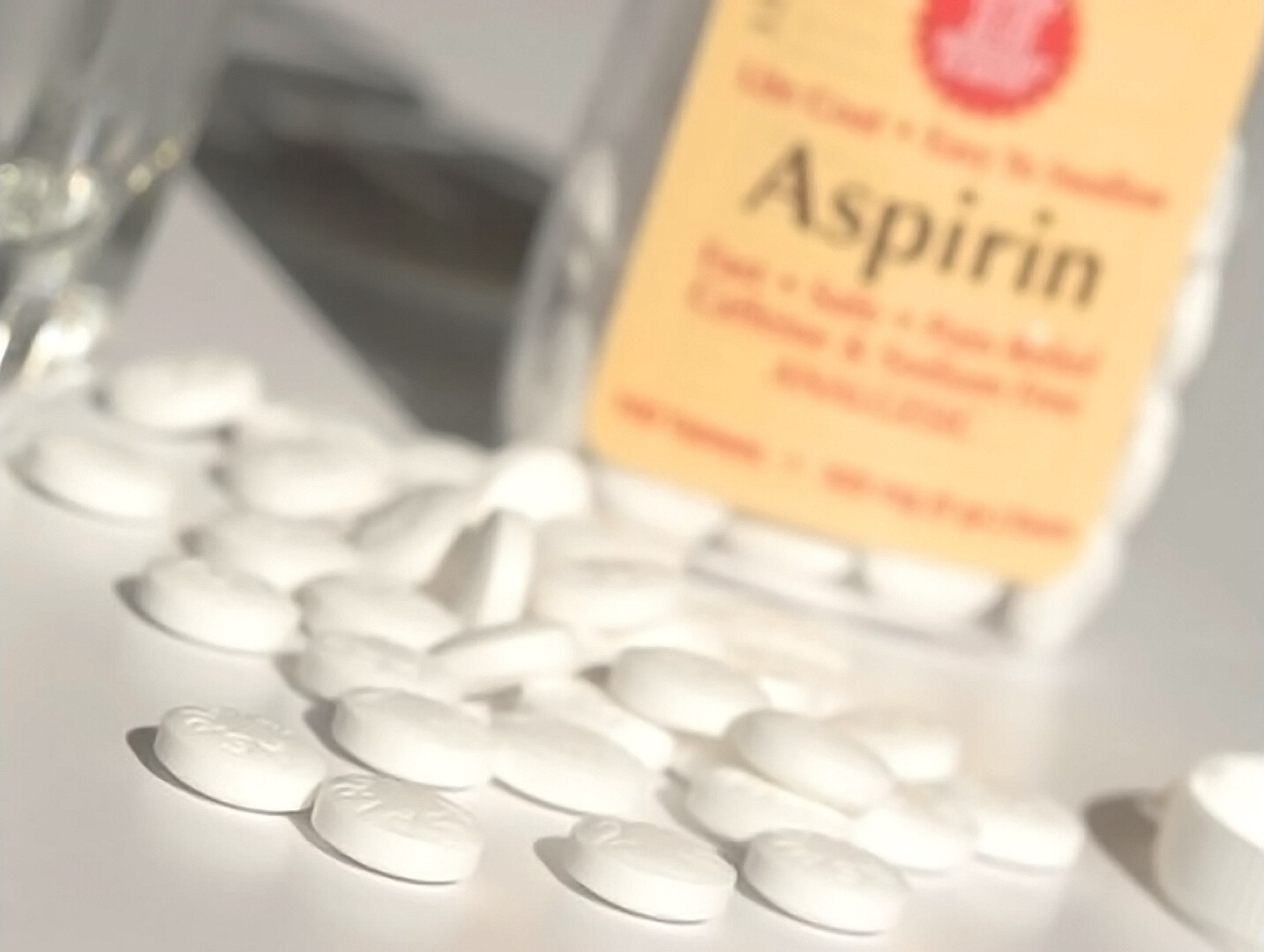 warning-aspirin-containing-antacid-medicines-can-cause-bleeding-storymd